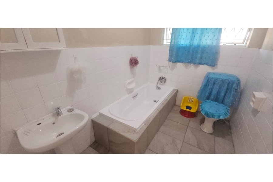 To Let 3 Bedroom Property for Rent in Riviera Northern Cape